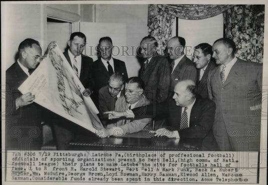 1947 Press Photo NFL comm.Stewart,Bell,Funk,Snyder,McGuire,Brown,Bowman,Saxman-Historic Images