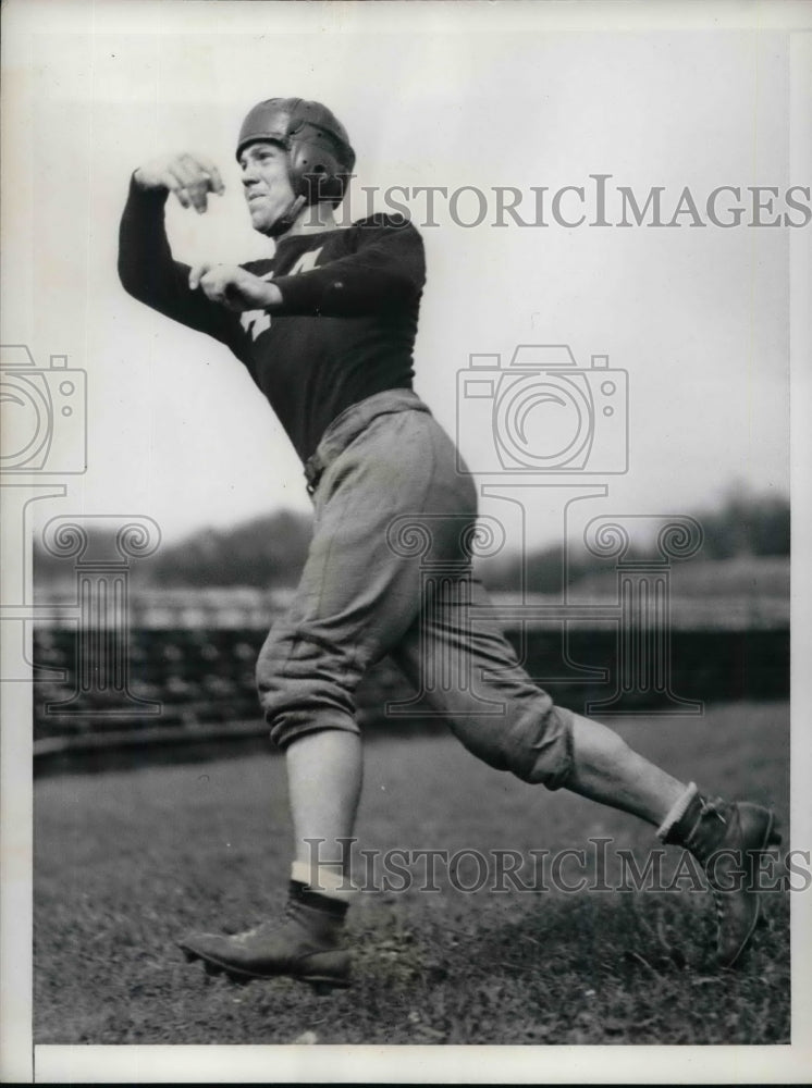 1936 Press Photo Fordham University QB George McKnight At Practice - Historic Images