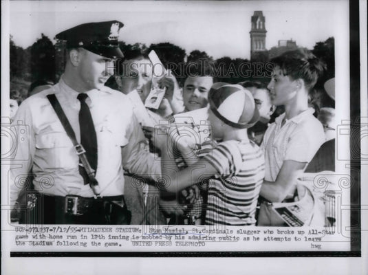 1955 Press Photo St Louis Cardinals Stan Musial & fans-Historic Images
