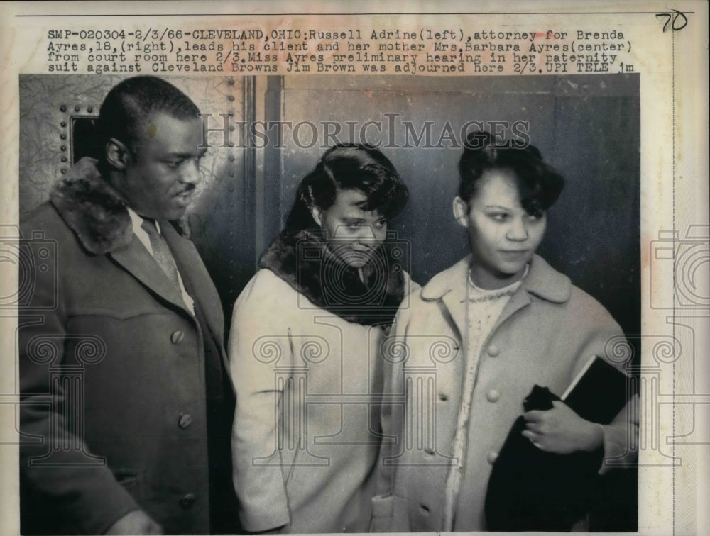 1966 Press Photo Russell Adrine, attorney, Brenda Ayres, Mrs. Barbara Ayres - Historic Images