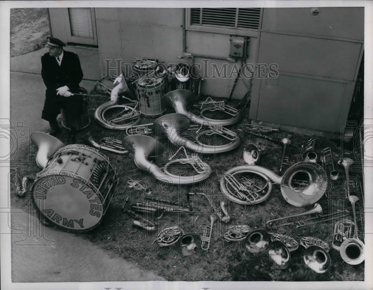 1956 Press Photo Captain Herbert W Hoyer, US Army Band & instruments - nea16019 - Historic Images