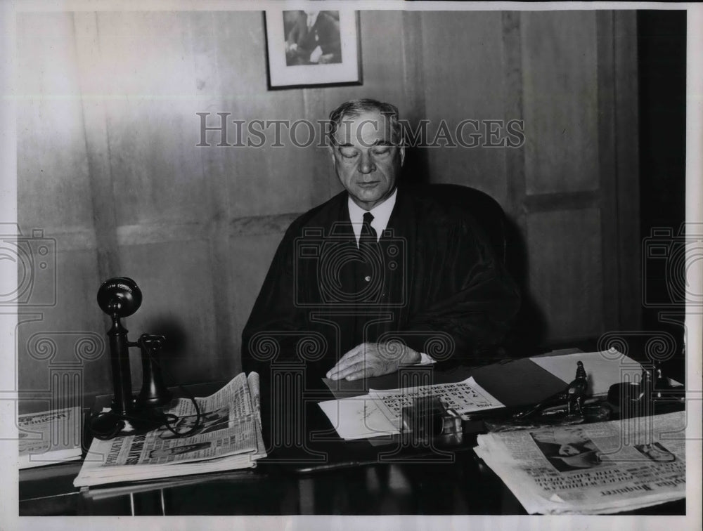 1934 Press Photo Judge Albert Johnson of NRA Violation Test case against Perkins - Historic Images