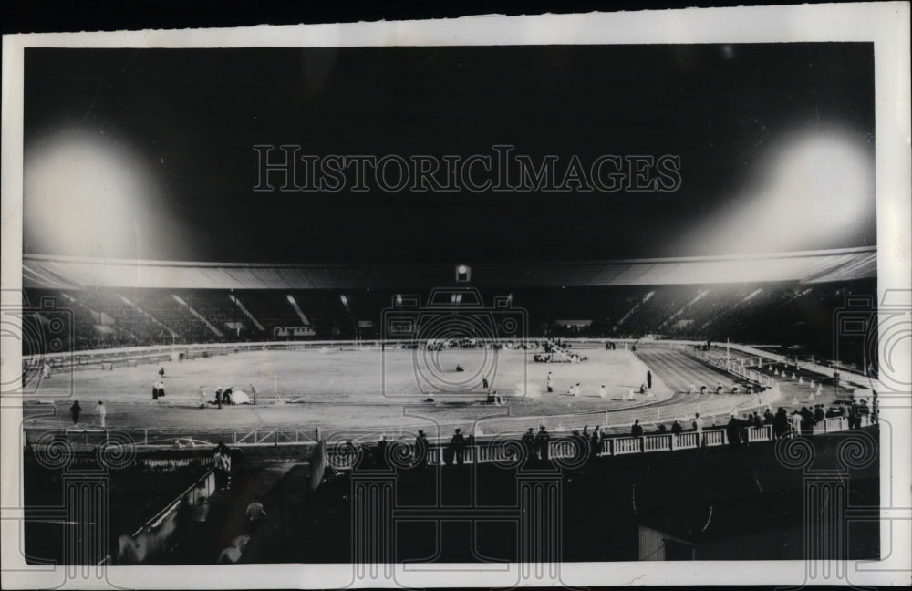 1951 Press Photo Boxer Sugar Ray Robinson In London&#39;s White City Stadium - Historic Images