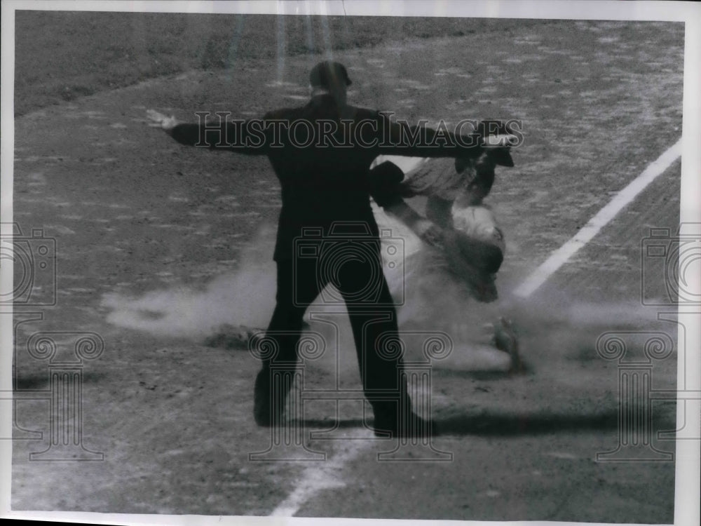 1958 Baltimore Orioles Brooks Robinson Sliding Into 3rd Base - Historic Images