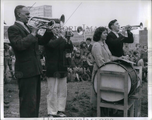 1956 Press Photo band playing in the Max and Traber Circus in Hamburg, Germany - Historic Images