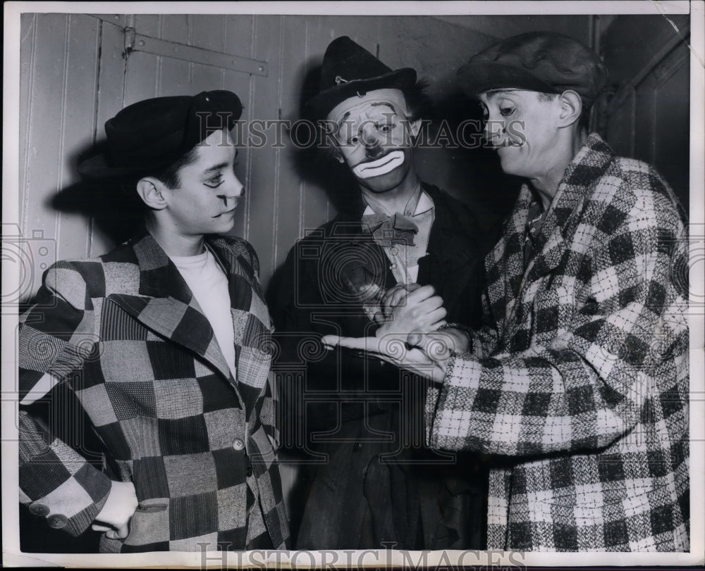 1954 Press Photo Clowns ready for a circus performance - nea17018 - Historic Images