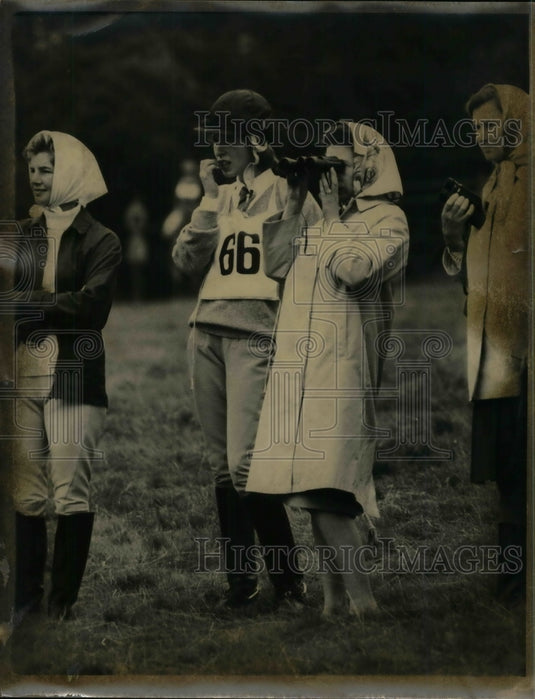1968 Press Photo Princess Anne & Queen Elizabeth at Horse Trials - nea17420 - Historic Images