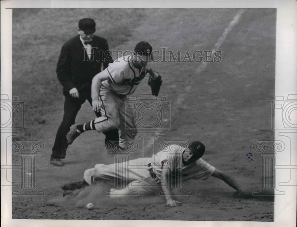 1947 Press Photo Dixie Walker Dodgers Slides Into 3rd Stealing Base Braves Game - Historic Images