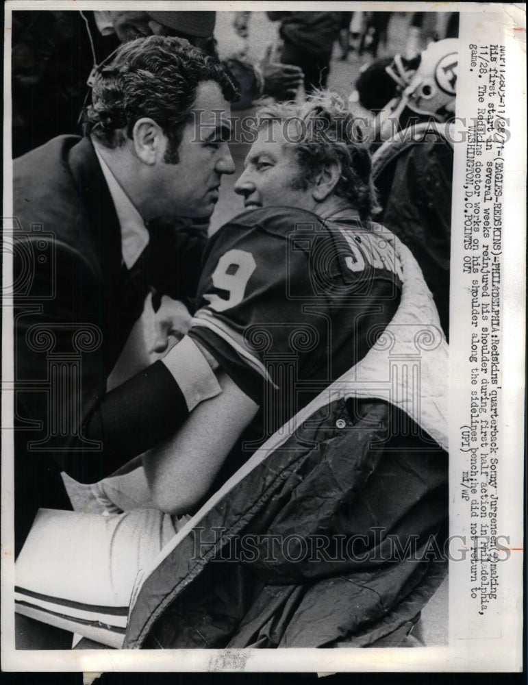 1971 Press Photo Sonny Jurgeuson of Redskins & team doctor - nea18556 - Historic Images