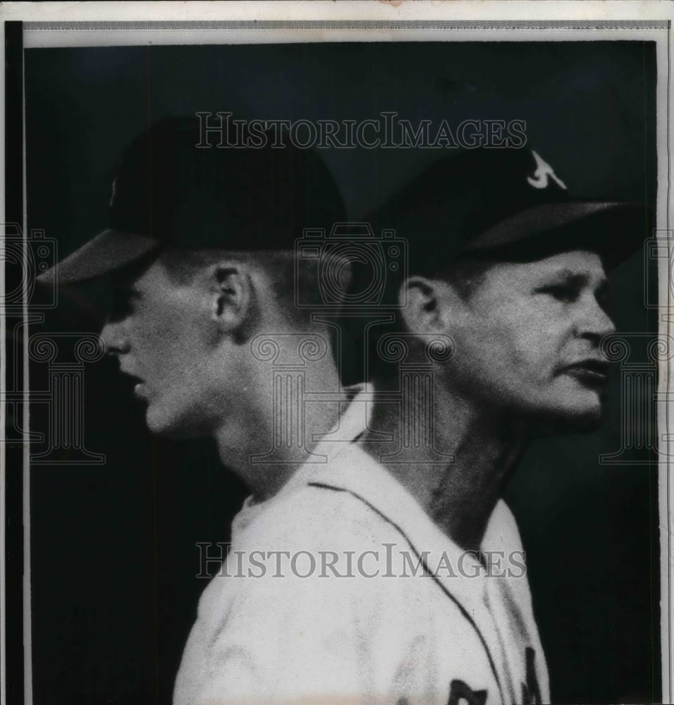 1967 Press Photo Braves Woody Woodward &amp; Billy Hitchcock of Pirates - Historic Images
