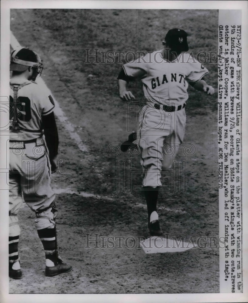 1951 Press Photo Giants Davey Williams scores vs Braves Walker Cooper-Historic Images