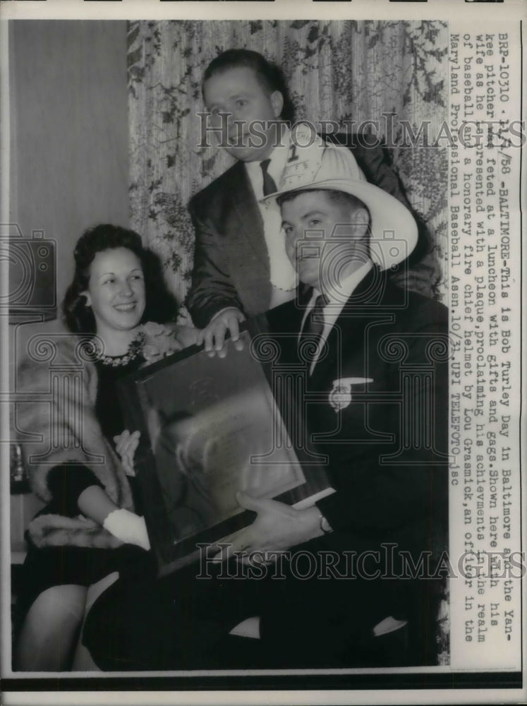 1958 Press Photo Baseballer Bob Turley Attends Luncheon In His Honor With Wife - Historic Images