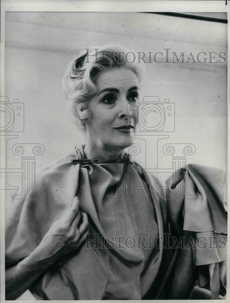1962 Silver haired woman modeling new hairstyle  - Historic Images
