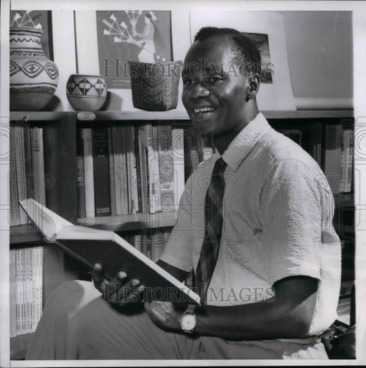 1954 Kofi Busia Heir to Throne of Wenchi State on West African Gold - Historic Images