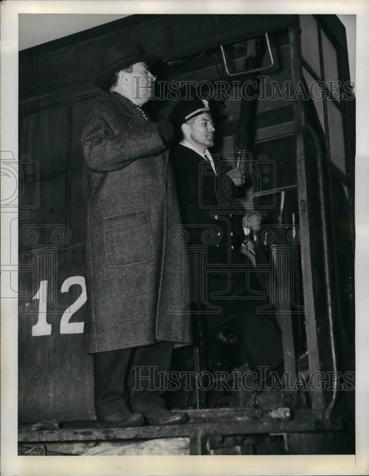 1942 Mrs. Chas. Ryan, President, Linde Griffiths Co.  - Historic Images