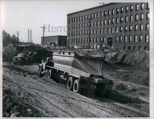 1963 Press Photo Truck With Illegal Mud Flaps Drives Near Willow Freeway - Historic Images