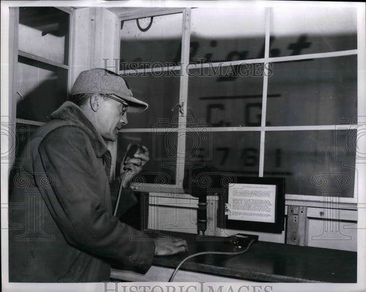 1957 Press Photo New York Central Frontier Yard, A. Ambrose Transcribes Records - Historic Images