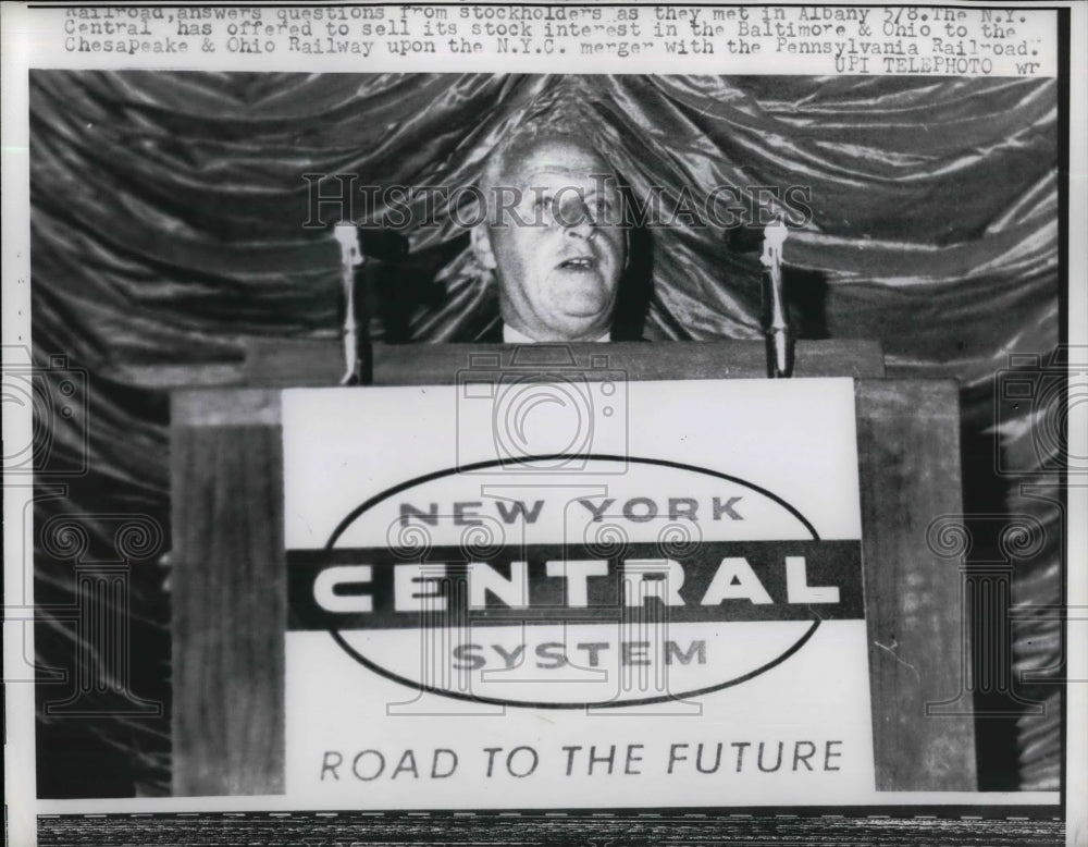 1962 Speaker at New York Central Railroad Stockholder Meeting - Historic Images