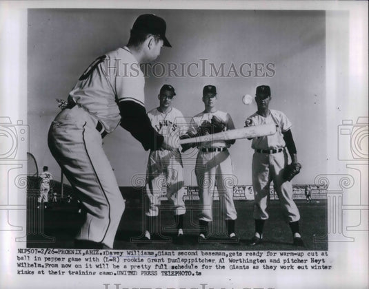 1954 Press Photo Giant Davey Williams, G Dunlap,A Worthington, H Wilhelm - Historic Images