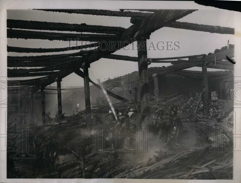 1938 Press Photo Carving Bottling Co. plant in New York after 3 alarm fire - Historic Images