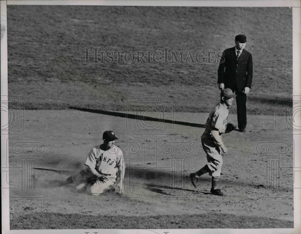 1938 Giants Bartell Out At 2nd Base In 5th Inning - Historic Images