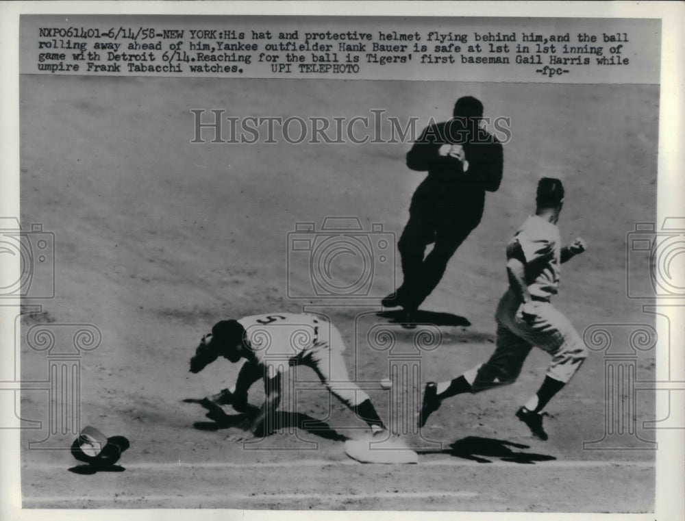 1958 Press Photo Yankees&#39; Hank Bauer safe at 1st vs Gail Harris of Tigers-Historic Images