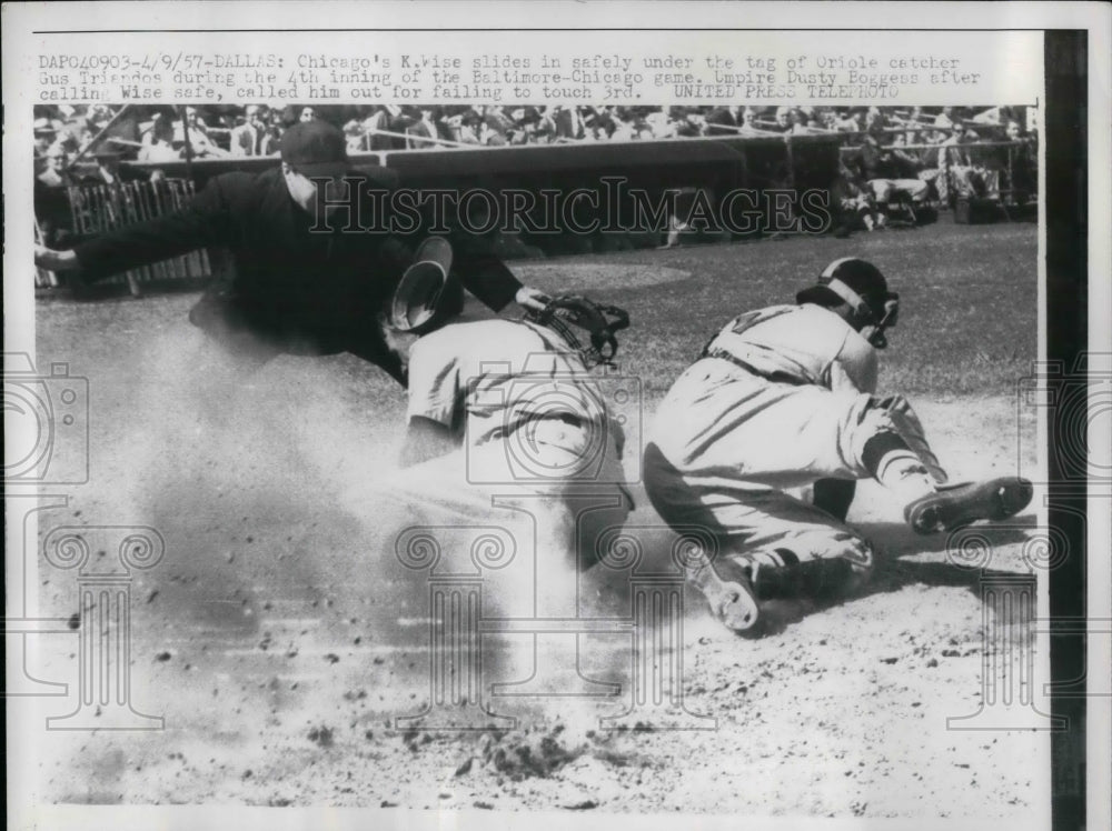 1957 Press Photo Chicago's Wise Slides Safe Under Tag By Orioles Triandos - Historic Images