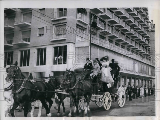 1955 Press Photo Naples, Italy socialites in a "Neapolitan Festival" - nea21139 - Historic Images