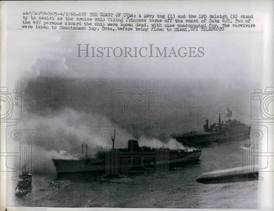 1966 Press Photo Ship "Viking Princess" on fire off Cuba's coast - Historic Images