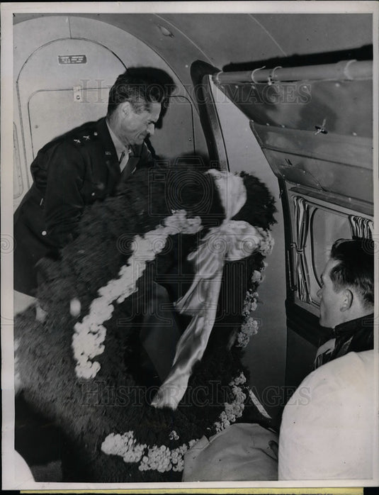1943 Maj. Gen. William E. Lynd, Sgt. J.A. McMurtry, Armistice Day - Historic Images