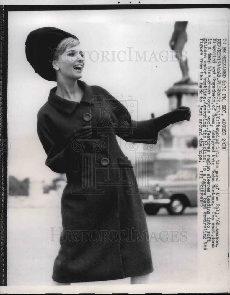 1962 Press Photo Florence Italy Robe Manteau Coat Boucle - nea21479 - Historic Images