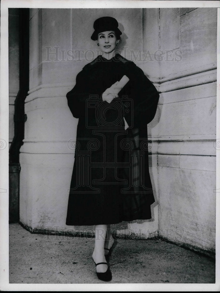 1967 Press Photo Fashion Style Tweed Steamer Coat jacket - nea21486 - Historic Images