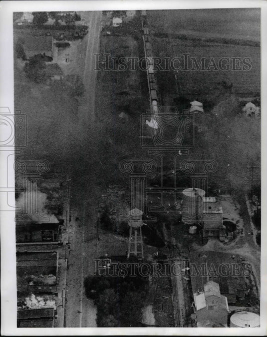 1970 Press Photo A tank car carrying propane explodes in Cresacent City. - Historic Images