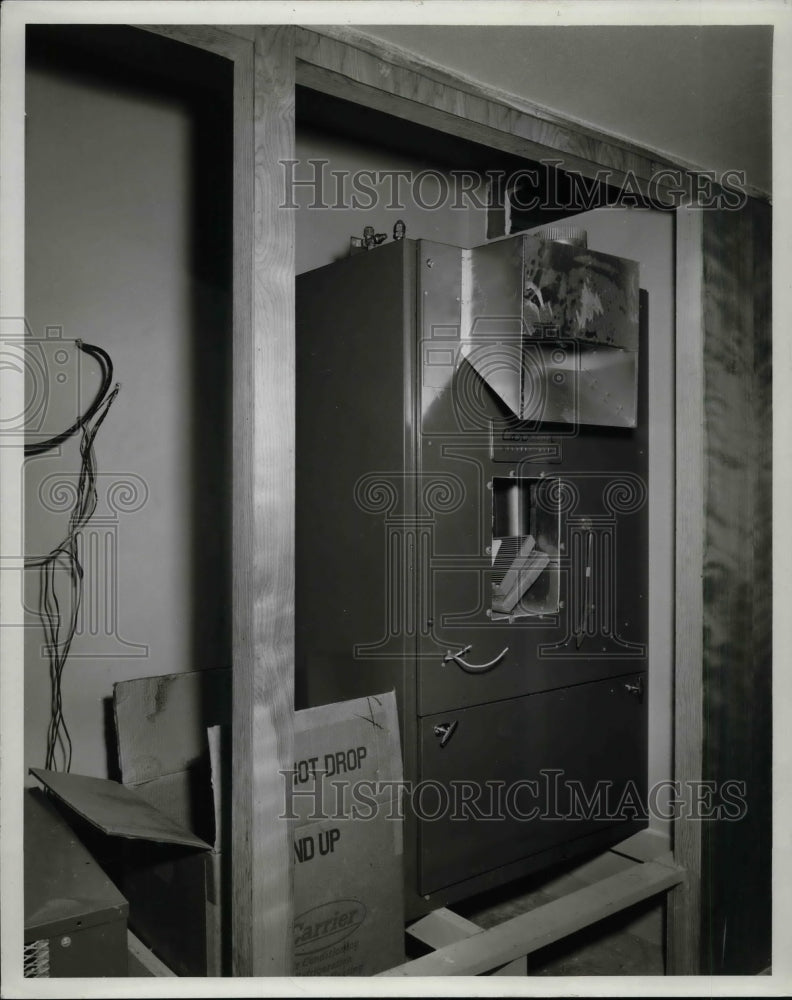 Press Photo Carrier Weathermaker Air Conditioning Unit Andrew Patton HOme-Historic Images