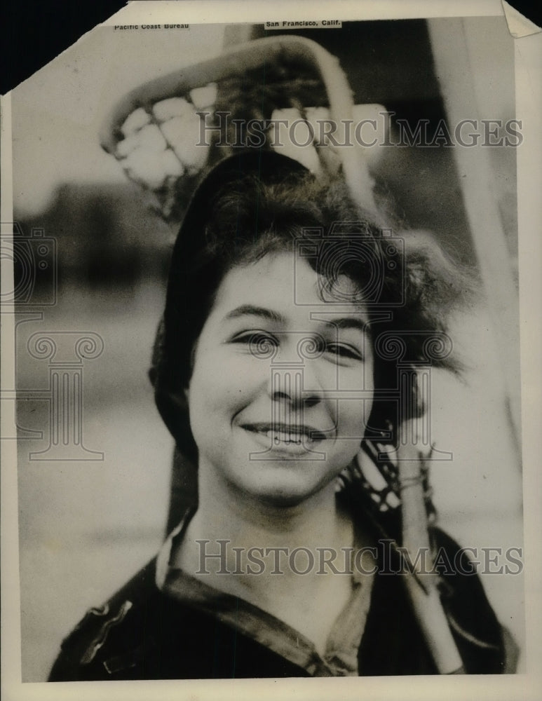 1927 Lacrosse Player Elizabeth Swan At Dominion Field Day - Historic Images