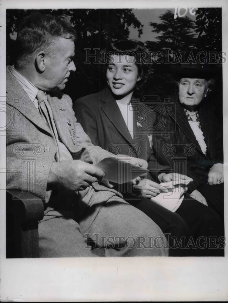 1948 Press Photo Vickie Draves, U.S. Olympic Diver, Mr. and Mrs. Harry Taylor-Historic Images