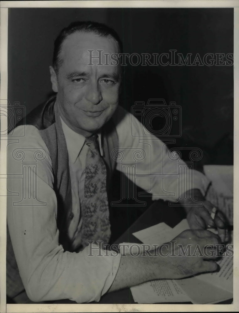 1933 Press Photo Alexander Johnston, 41, Lawyer, Tulsa, Oklahoma - nea22263 - Historic Images