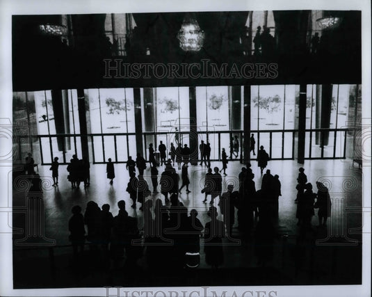 1969 Press Photo Lobby of the Dorothy Chandler Pavilion, Music Center of L.A.-Historic Images