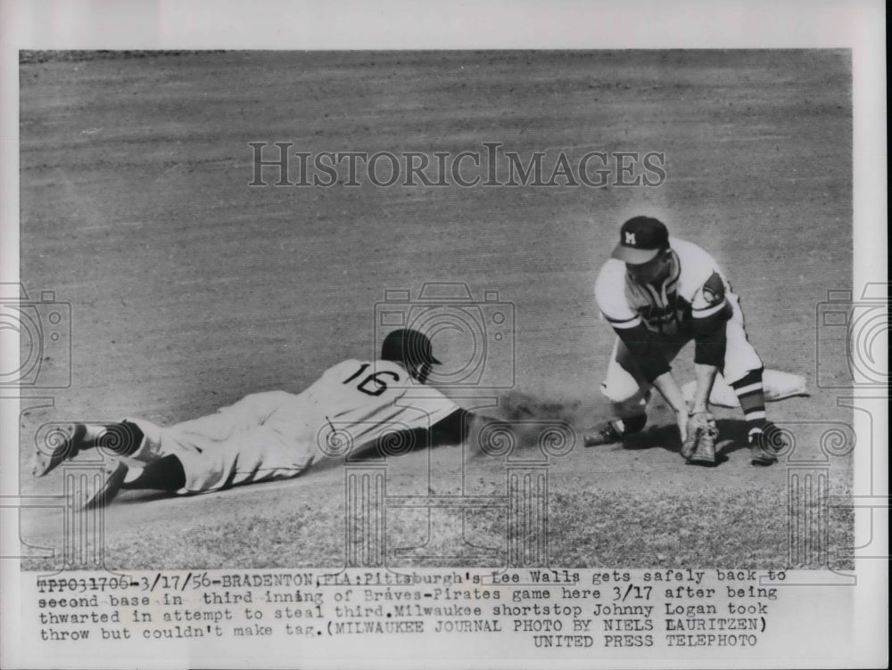 1956 Pittsburgh&#39;s Lee Walls 2nd Baseman &amp; Milwaukee Braves Logan - Historic Images