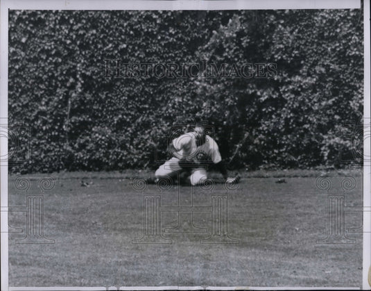 1957 Press Photo Bob Will, Centerfielder for the Cubs in Giants Game - Historic Images
