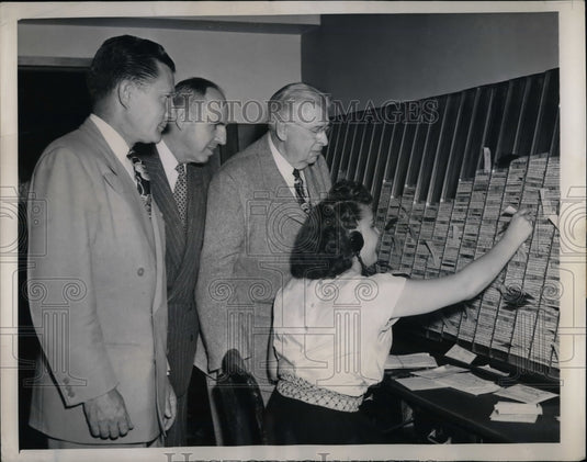 1948 Press Photo 50 Educators Touring US Cities Studying Business & Industry - Historic Images