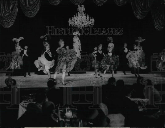 1966 Press Photo Spectators Watching Colorful Revue At Montreal Hot Spot - Historic Images
