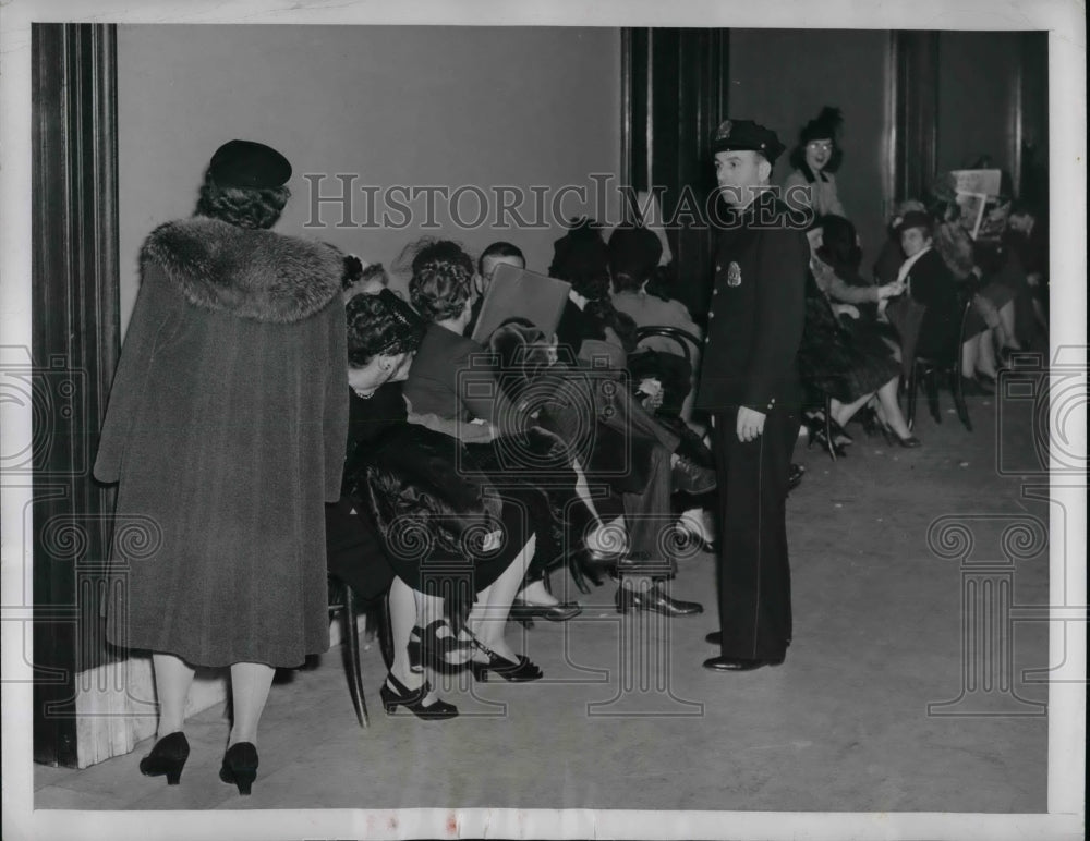 1947 Long Line Of Applicants In Senate Office Building  - Historic Images