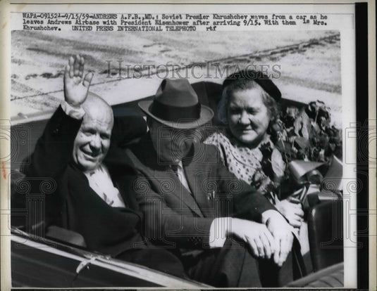 1959 Press Photo Soviet Premier Khrushchev & President Eisenhower At Airbase - Historic Images