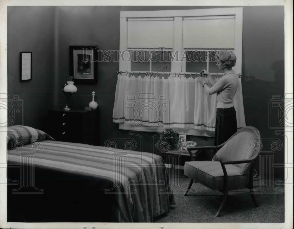 1958 Display Of Crisp White Curtains,White Window Shades &amp; Carpet - Historic Images