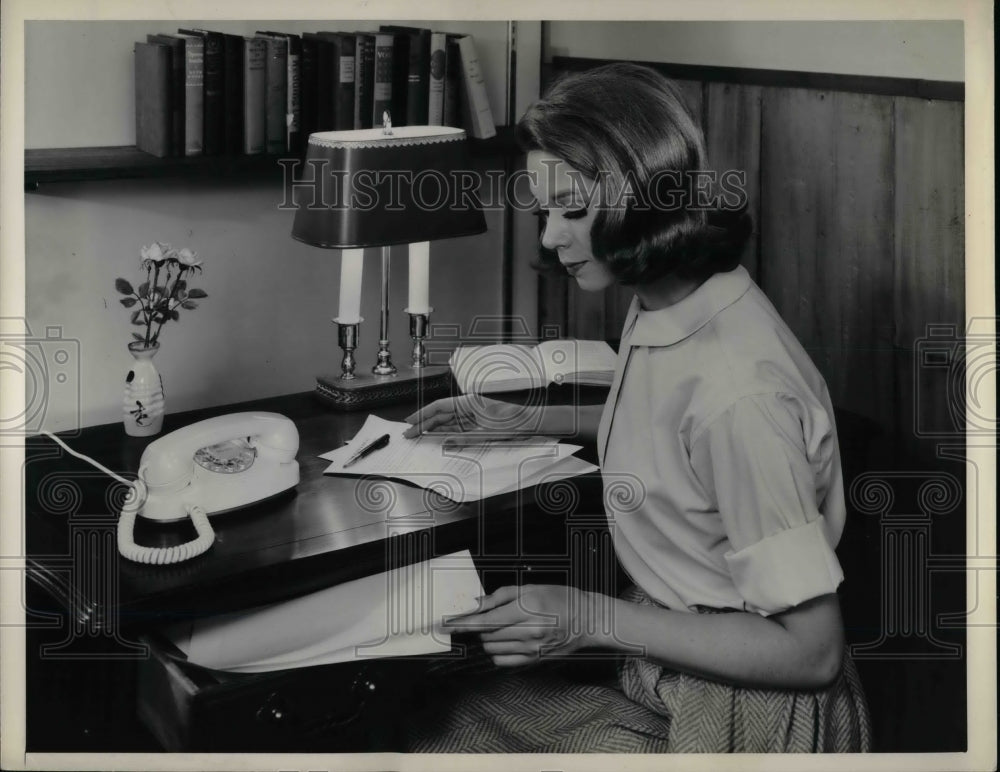 1962 Press Photo Desk with telephone - nea23287 - Historic Images