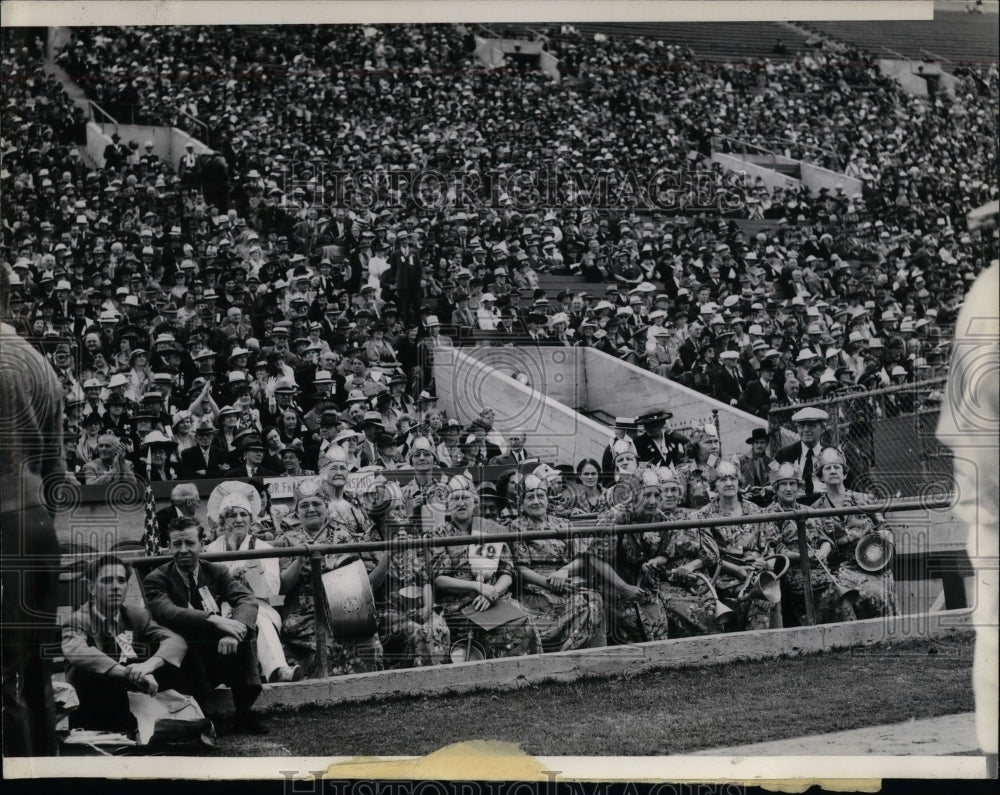 1938 National Convention of Towdendites in LA California  - Historic Images