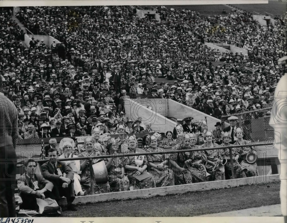 1938 Crowd at National Townsend Convention  - Historic Images