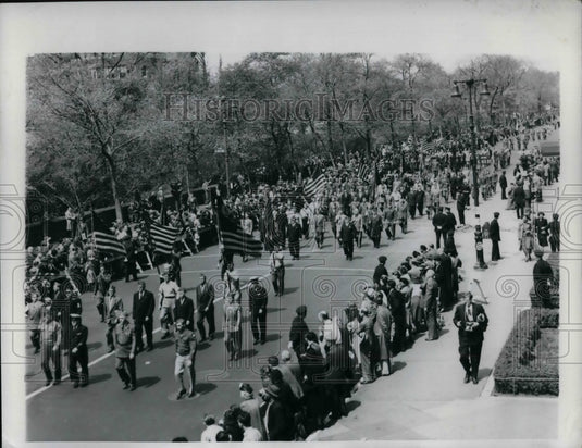1949 Press Photo May Day parade on Fifth Ave in NYC - nea23505 - Historic Images