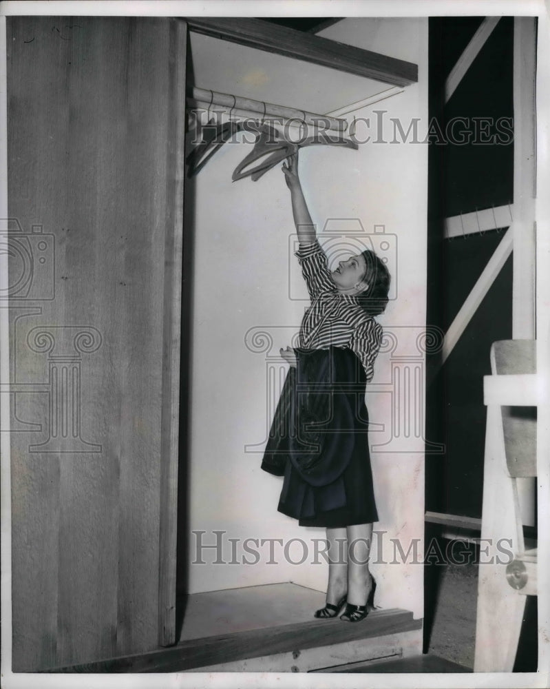 1954 Giant Sized House 5 Foot Woman has Difficulty  - Historic Images